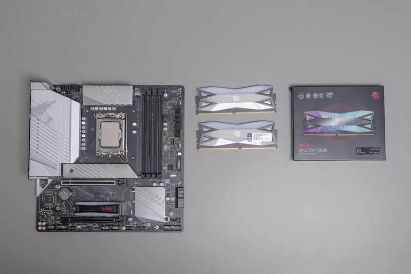 生于1979，萝卜控圆梦，威刚XPG幻境双透机箱 机动战士主题装机