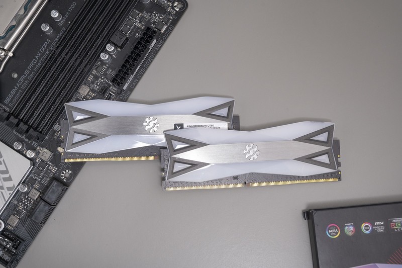 生于1979，萝卜控圆梦，威刚XPG幻境双透机箱 机动战士主题装机