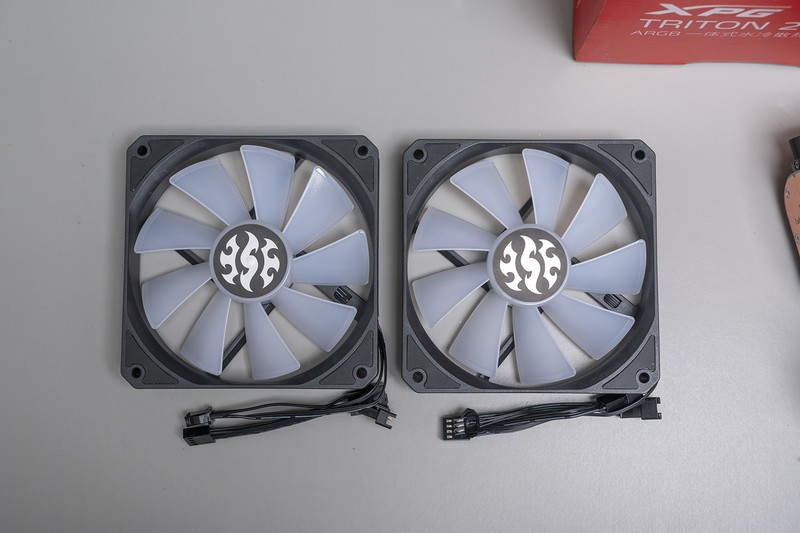 生于1979，萝卜控圆梦，威刚XPG幻境双透机箱 机动战士主题装机