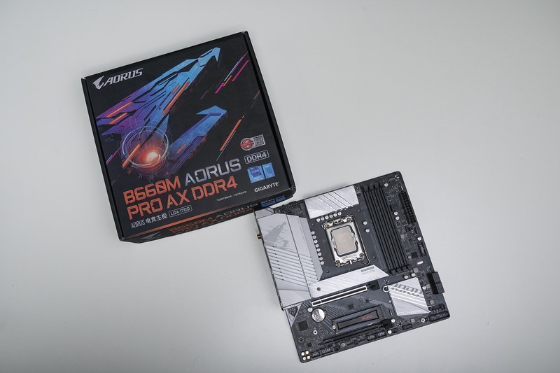 生于1979，萝卜控圆梦，威刚XPG幻境双透机箱 机动战士主题装机