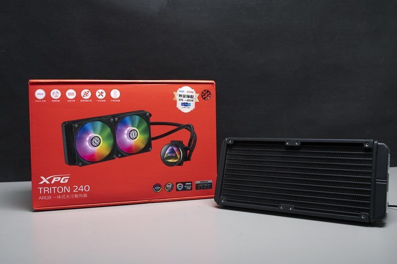 生于1979，萝卜控圆梦，威刚XPG幻境双透机箱 机动战士主题装机