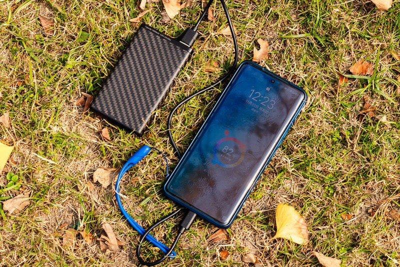 户外运动可携带的碳纤维超轻充电宝Klarus K5轻体验