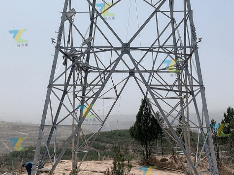 The Beidou earth disaster monitoring system is installed on transmission line towers, which can realize high-precision position measurement and data acquisition