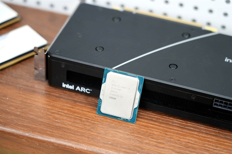 酷睿i5-13490F深度评测：千元内性能王者，小黑盒里的大惊喜！