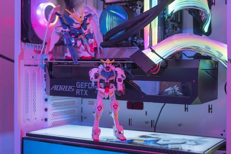 生于1979，萝卜控圆梦，威刚XPG幻境双透机箱 机动战士主题装机