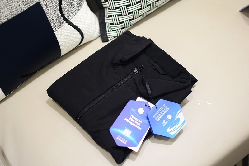 石墨烯发热 空气层锁温 AIHF艾弗石墨烯空气温控马甲