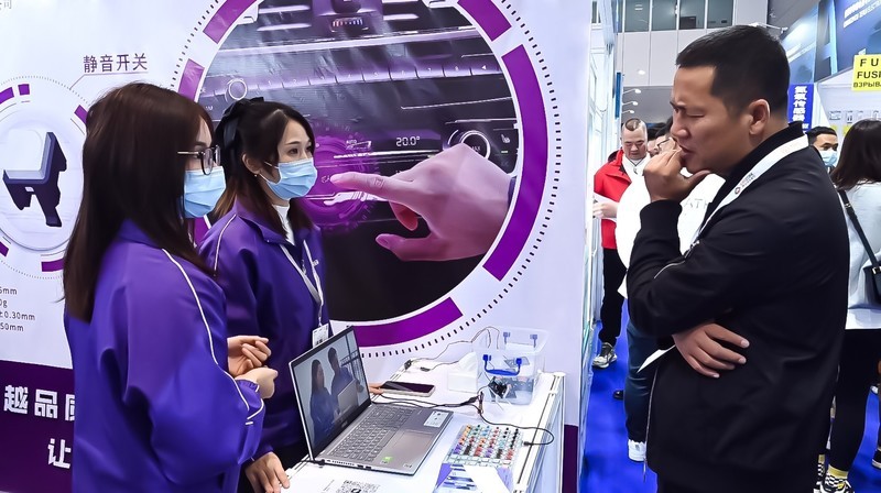 上海国际汽车零配件展，瑞翼鲨光轴入局汽车行业