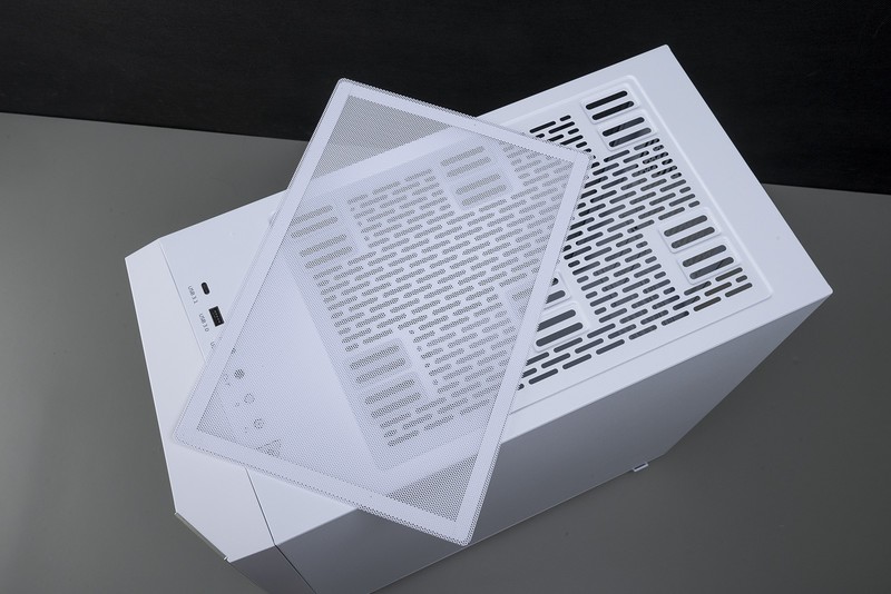 生于1979，萝卜控圆梦，威刚XPG幻境双透机箱 机动战士主题装机