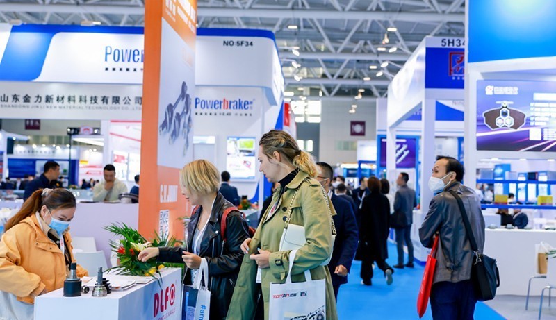 上海国际汽车零配件展，瑞翼鲨光轴入局汽车行业