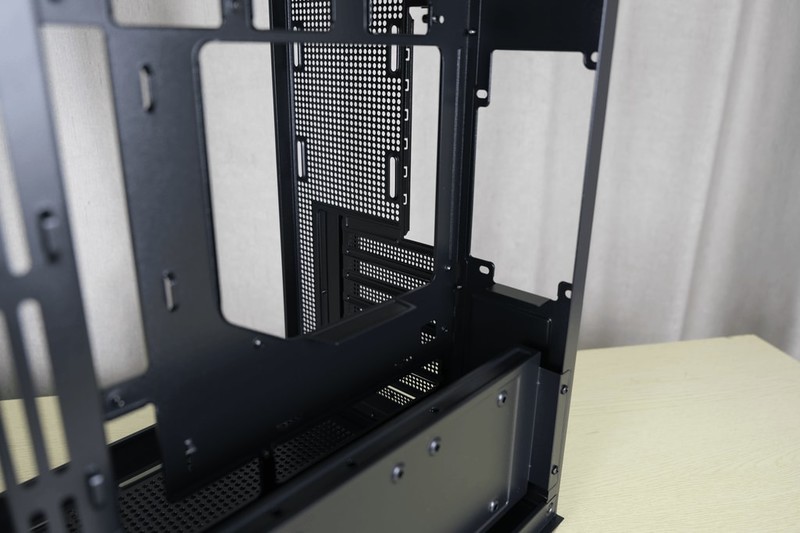 先马首款双仓海景房：先马 映像豪华版 海景房机箱上机体验