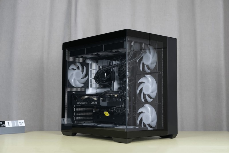 先马首款双仓海景房：先马 映像豪华版 海景房机箱上机体验