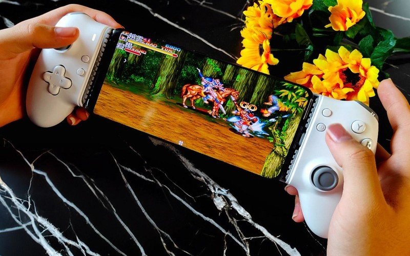 设计经典的拉伸手柄，多平台可玩，易速马M15