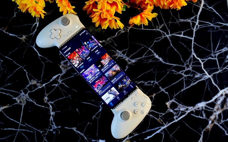 设计经典的拉伸手柄，多平台可玩，易速马M15