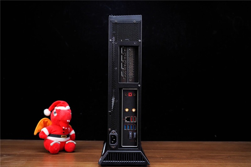 小身材也有大能量，搭载i7和3080Ti的微星海皇戟X是个不错的选择