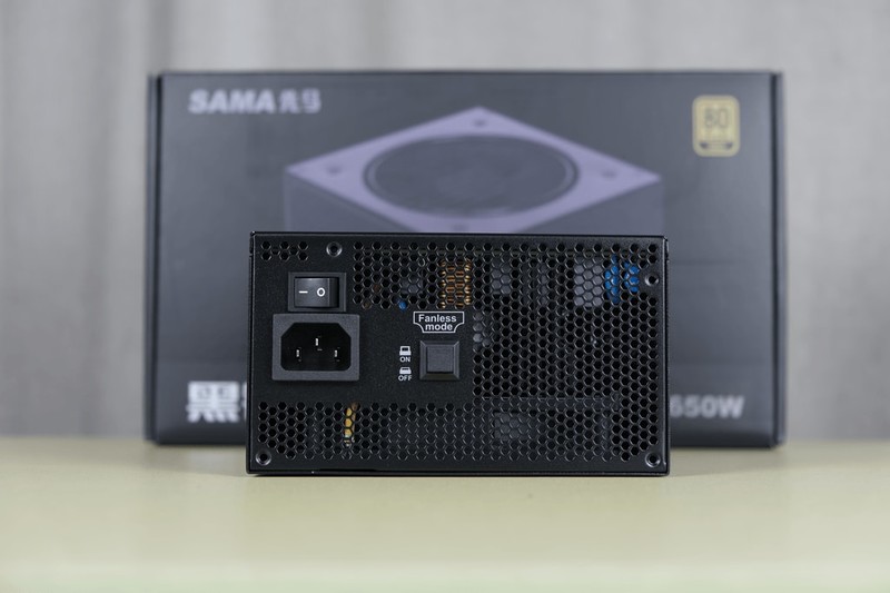 先马首款双仓海景房：先马 映像豪华版 海景房机箱上机体验