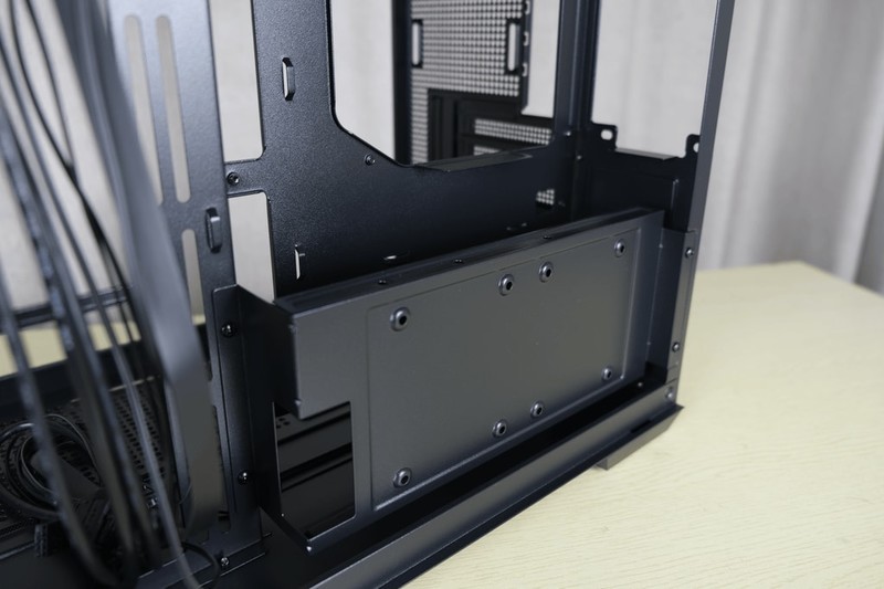 先马首款双仓海景房：先马 映像豪华版 海景房机箱上机体验