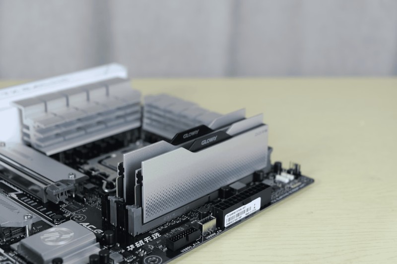 先马首款双仓海景房：先马 映像豪华版 海景房机箱上机体验