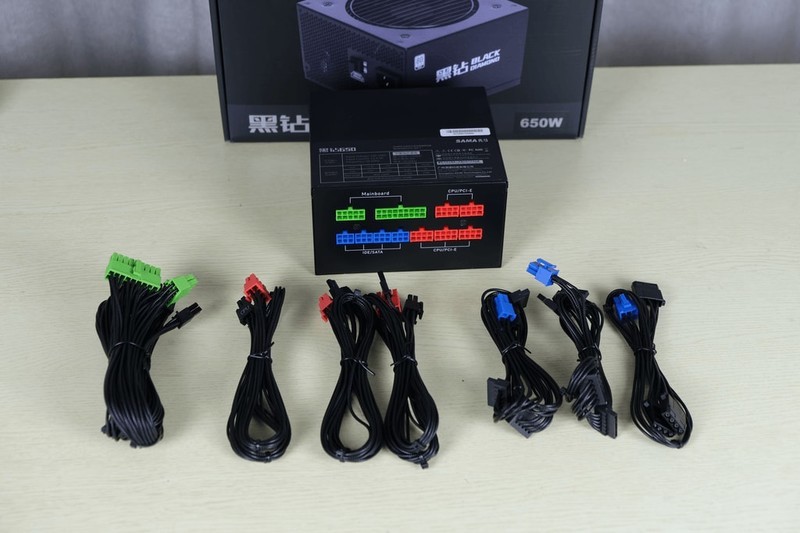 先马首款双仓海景房：先马 映像豪华版 海景房机箱上机体验