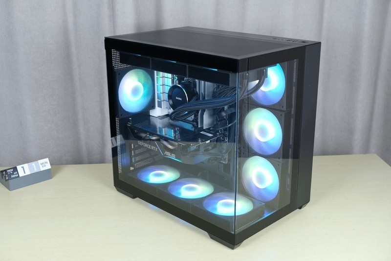 先马首款双仓海景房：先马 映像豪华版 海景房机箱上机体验