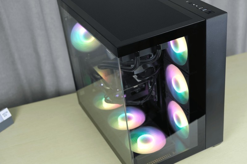 先马首款双仓海景房：先马 映像豪华版 海景房机箱上机体验