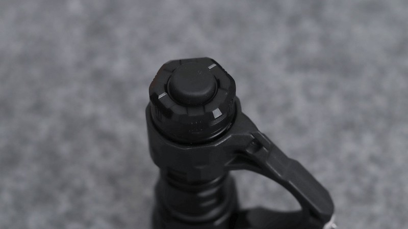 超狠的户外强光小手电，实用才是硬道理！务本T4评测