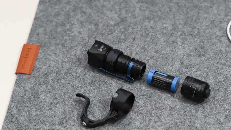 超狠的户外强光小手电，实用才是硬道理！务本T4评测