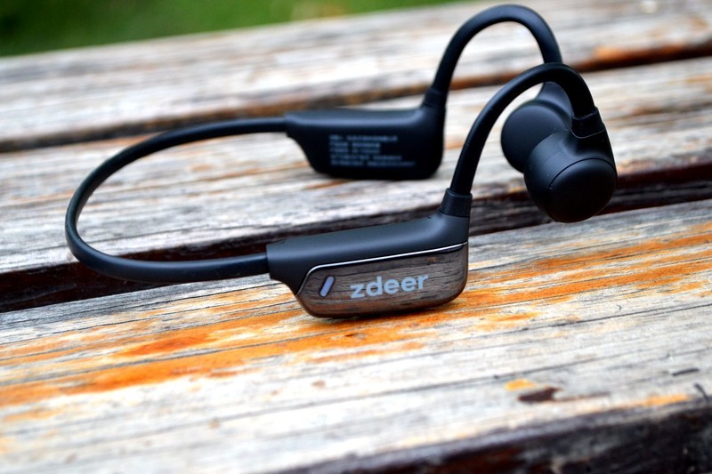 网友：好几万的助听器太贵了！小米听劝，2K的骨传导助听器安排