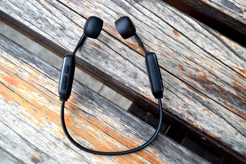 网友：好几万的助听器太贵了！小米听劝，2K的骨传导助听器安排