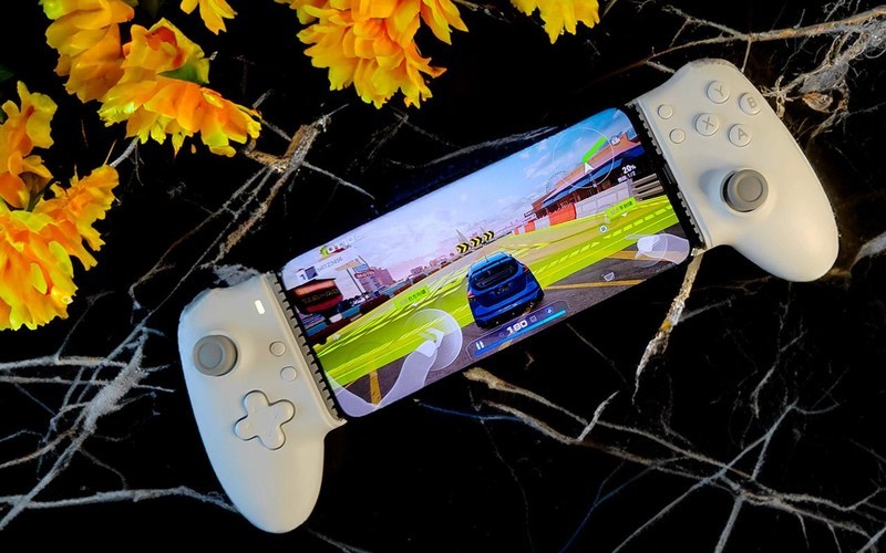 设计经典的拉伸手柄，多平台可玩，易速马M15