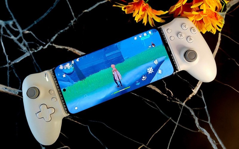 设计经典的拉伸手柄，多平台可玩，易速马M15