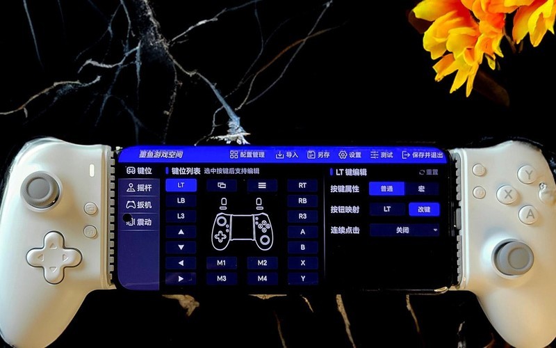 设计经典的拉伸手柄，多平台可玩，易速马M15