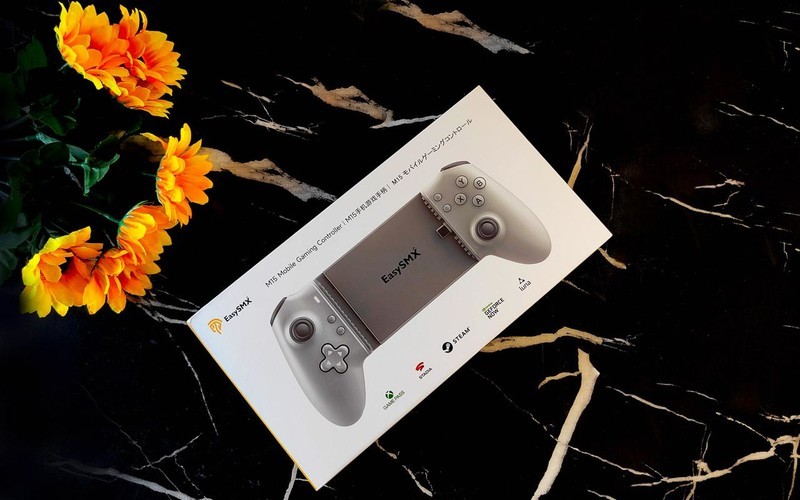 设计经典的拉伸手柄，多平台可玩，易速马M15