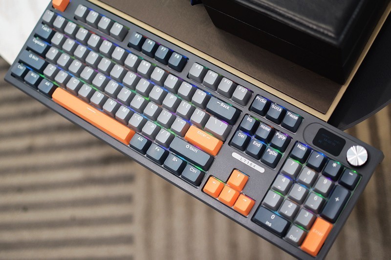 打工人的机械键盘福音，狼途LT104“全芯”上阵