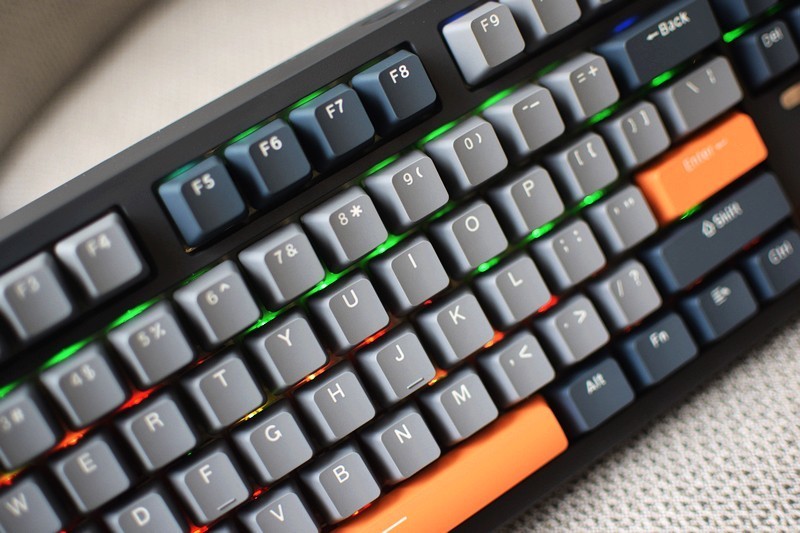 打工人的机械键盘福音，狼途LT104“全芯”上阵