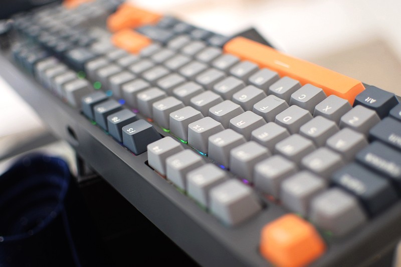 打工人的机械键盘福音，狼途LT104“全芯”上阵