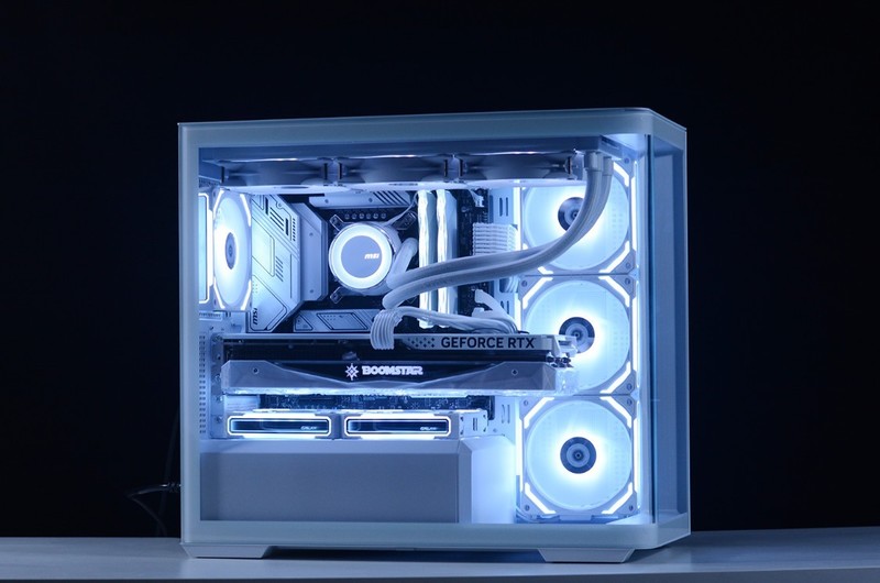 可背插+一体曲面玻璃侧透！乔思伯D300海景房+13700kf+4070Ti装机