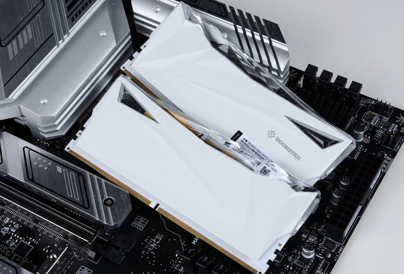 可背插+一体曲面玻璃侧透！乔思伯D300海景房+13700kf+4070Ti装机