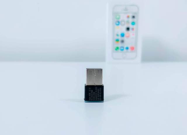 5秒搭建远程会议室，Poly SYNC20视频会议麦克风扬声器体验