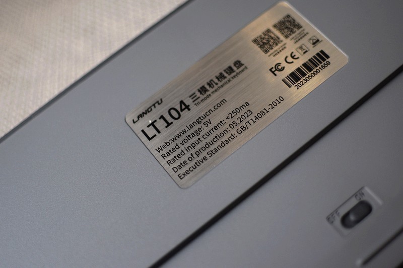 打工人的机械键盘福音，狼途LT104“全芯”上阵