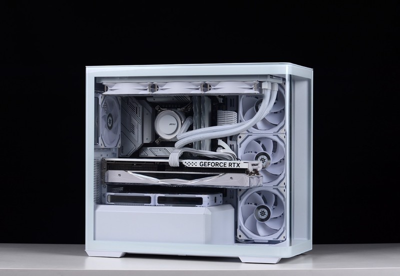 可背插+一体曲面玻璃侧透！乔思伯D300海景房+13700kf+4070Ti装机