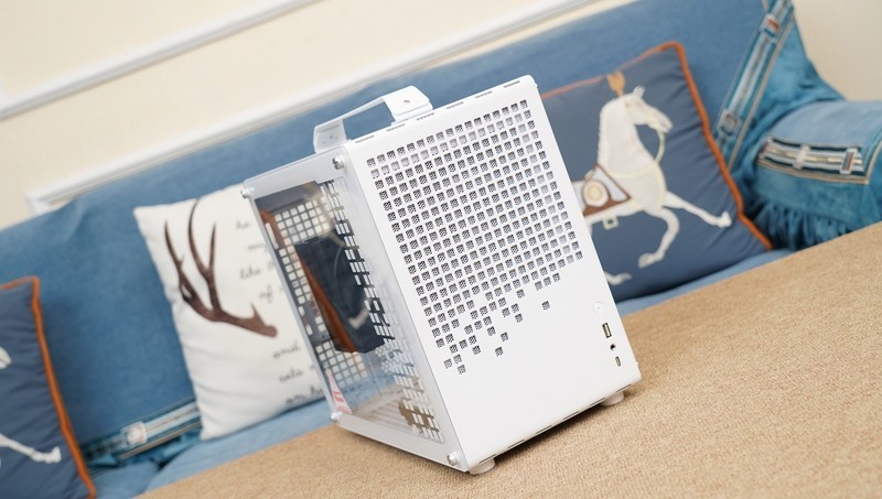 AMD持续YES？AMD 锐龙7 8700G首发评测&装机分享