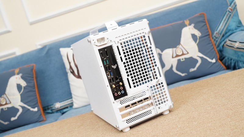 AMD持续YES？AMD 锐龙7 8700G首发评测&装机分享