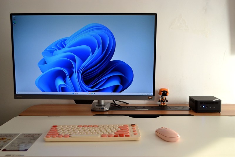 少了屏幕的迷你主机！真的比笔记本香吗？不到2K入手铭凡UM690S