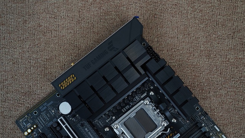 AMD持续YES？AMD 锐龙7 8700G首发评测&装机分享