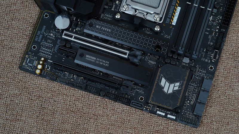 AMD持续YES？AMD 锐龙7 8700G首发评测&装机分享