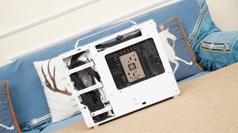 AMD持续YES？AMD 锐龙7 8700G首发评测&装机分享