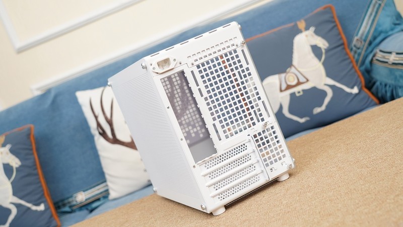 AMD持续YES？AMD 锐龙7 8700G首发评测&装机分享