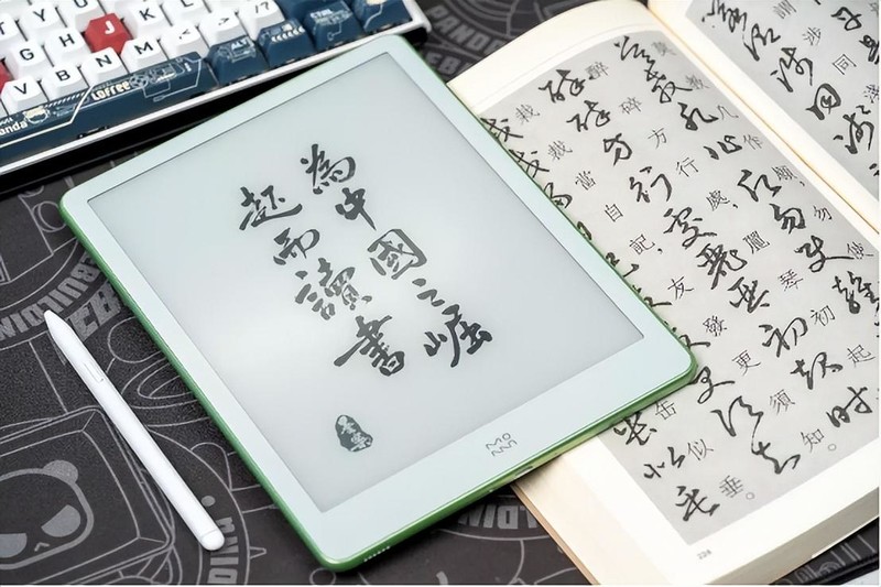 小米生态推出智能电子纸新品，读写体验看齐纸质书