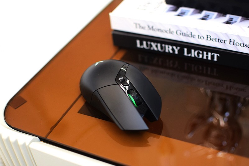 雷柏V30W游戏鼠标+V10S鼠标垫：游戏玩家的趁手利器