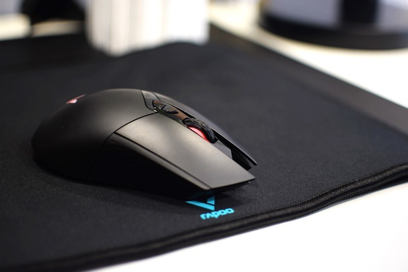 雷柏V30W游戏鼠标+V10S鼠标垫：游戏玩家的趁手利器